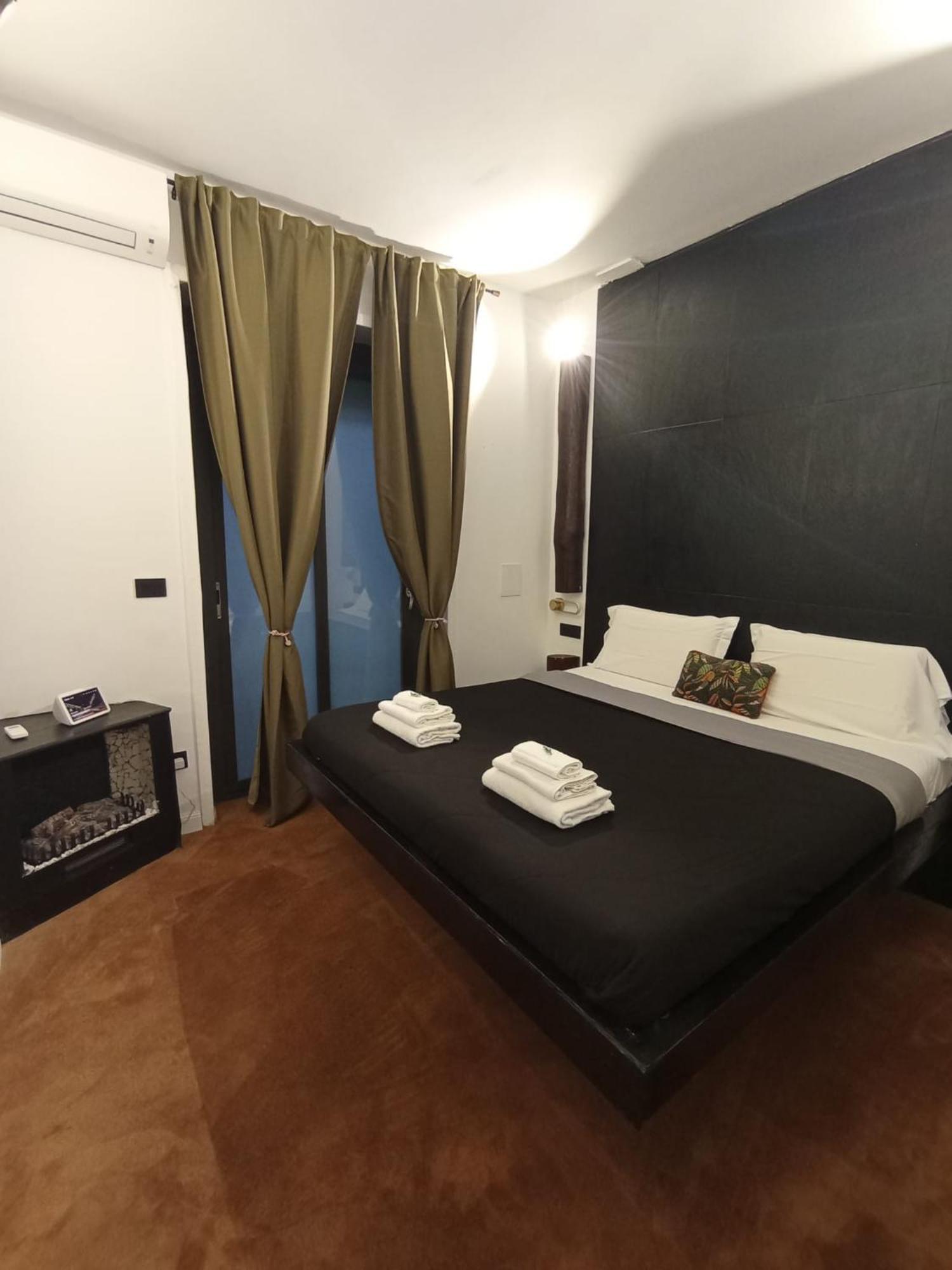 President Plaza Vip Suite Spa Nápoles Exterior foto