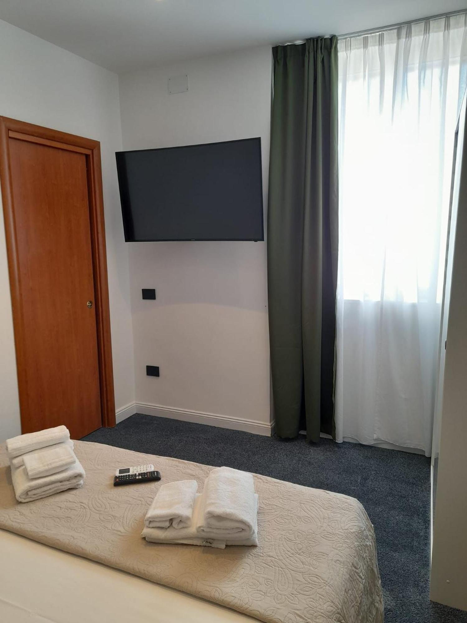President Plaza Vip Suite Spa Nápoles Exterior foto